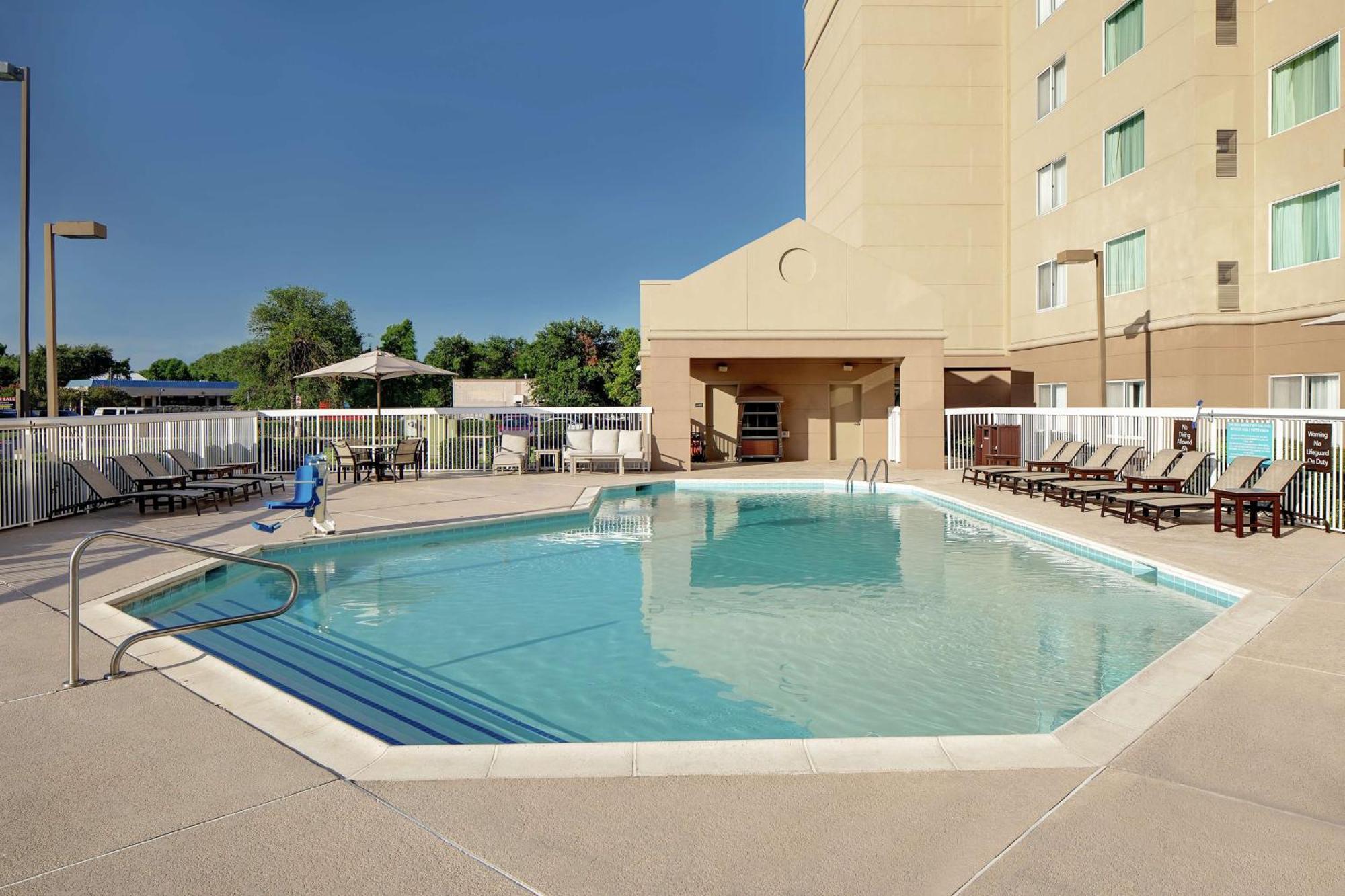 Homewood Suites By Hilton Dallas Market Center Exterior photo