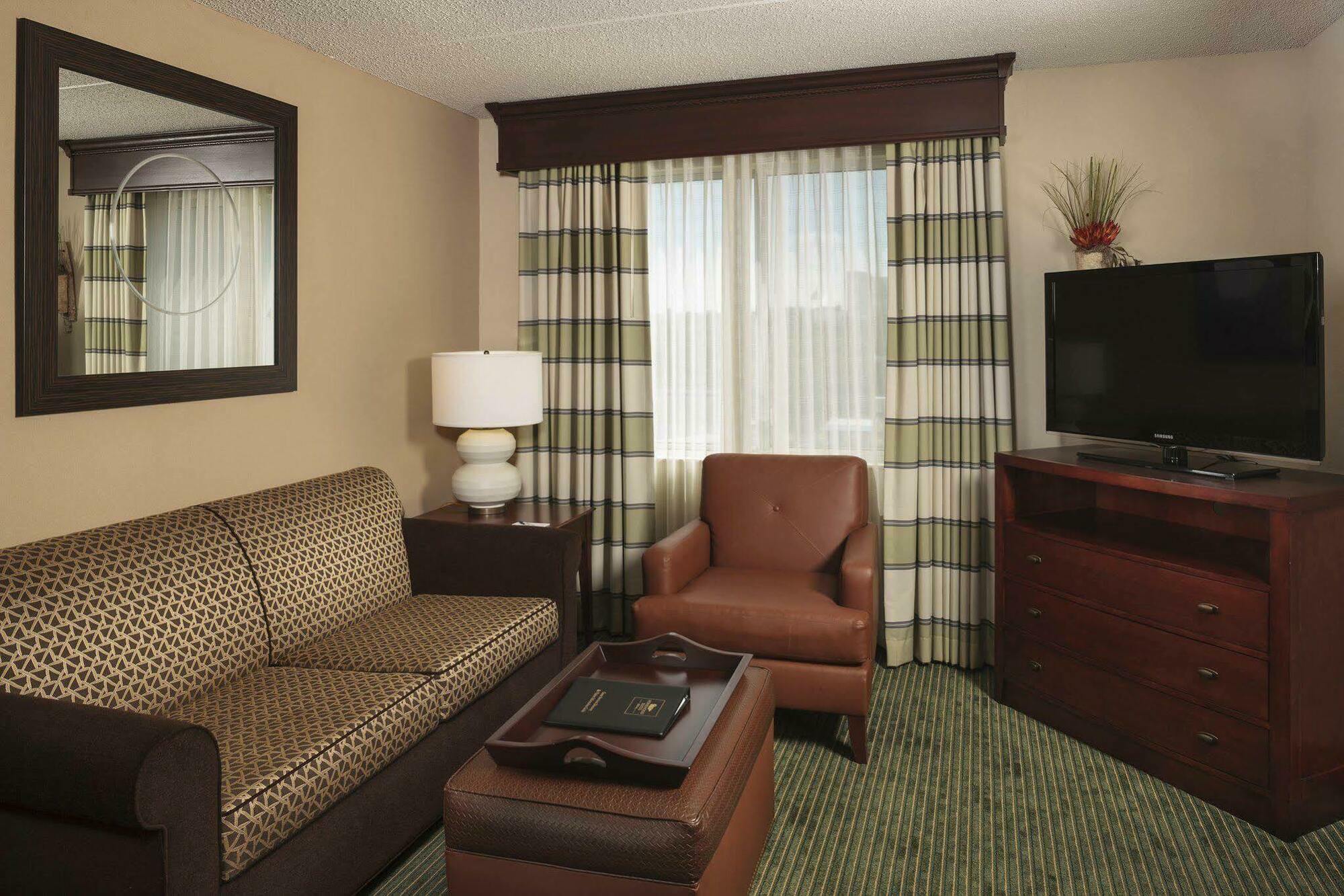 Homewood Suites By Hilton Dallas Market Center Exterior photo